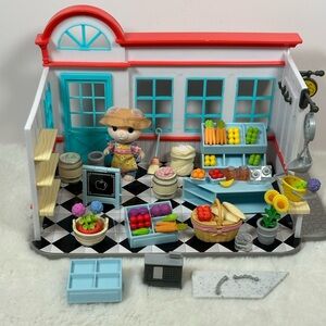 Calico Critters / Honeybee Acres / Lil Woodzeez Market Playset